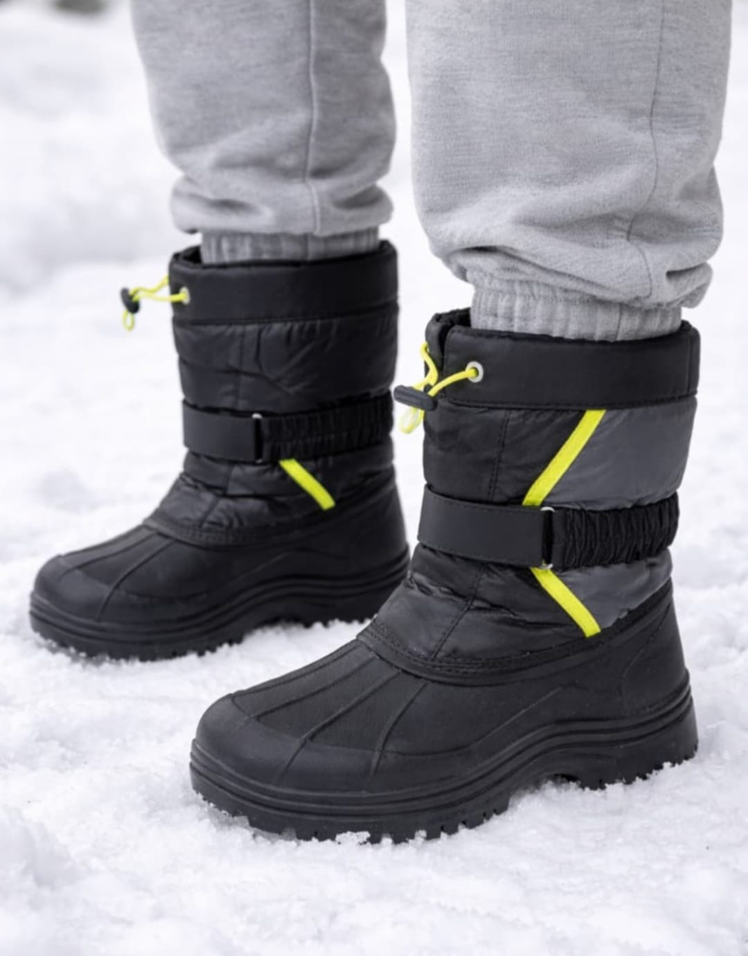 black and yellow apres ski